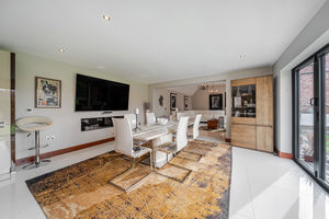 Photo 15- click for photo gallery